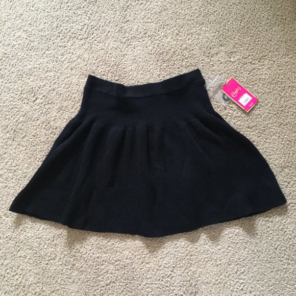 Candie's Black Flare Sweater Skirt M NEW - Picture 3 of 4